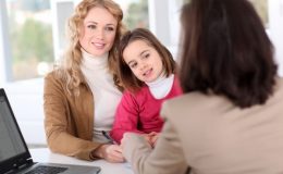 Как распознать симптомы депрессии у детей и что делать родителям?