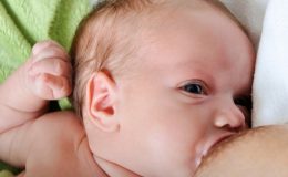 Почему возникают трещины на сосках? Три причины