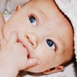 Ріжуться зубки: за яких симптомів потрібна допомога лікаря