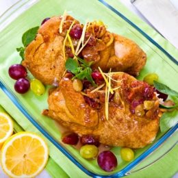 Курица, запеченная с виноградом. Рецепт
