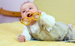 Розвиток дитини: четвертий місяць