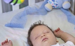Порушення сну у немовляти – чому це відбувається?