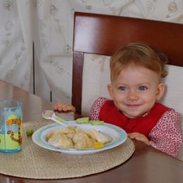 Дитину змушують їсти в саду — як вирішити проблему?