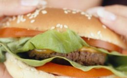 Як впоратися з потягом до шкідливих продуктів?