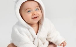 Как научить малыша самостоятельно садиться? Топ-3 упражнения