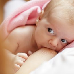 Отлучаем от груди: чего делать не нужно?