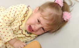 Ребенок ударился головой: первая помощь