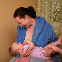 Ребенок в первые месяцы активно набирает вес — нормально ли это?