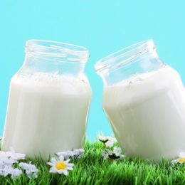 Можно ли хранить грудное молоко в морозилке?