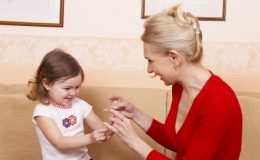 За якими ознаками можна судити, що дитина глисти?