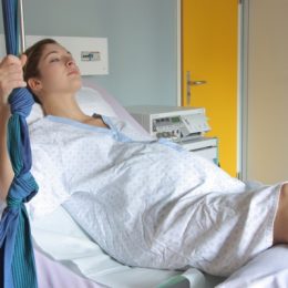 Тазове передлежання: як поводитися під час пологів
