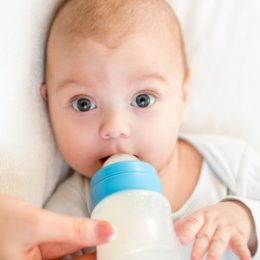 Фенілкетонурія у новонародженого – годувати грудним молоком не можна!