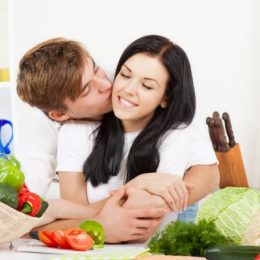 Какие продукты способствуют зачатию? Отвечает гинеколог В. Рымаренко.