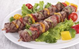 Как приготовить шашлык с овощами в духовке? Рецепт