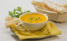 Гороховый суп-пюре с перепелиными яйцами для детей