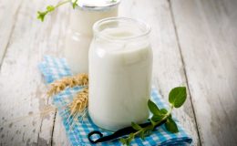 Врачи рассказали, какой кисломолочный продукт самый полезный