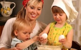 Праздничный сладкий стол для маленьких гурманов