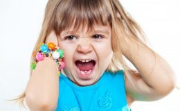 Истерика: почему это происходит вновь и вновь, что делать