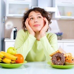 Ученые назвали продукты, из-за которых хочется есть еще больше