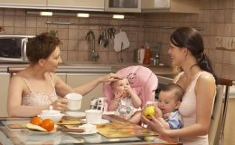 Как реагирует хорошая мама на советы по воспитанию ребенка