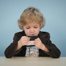 Реакція учасників шоу «Маленькі гіганти» на касету та дискету (Відео)