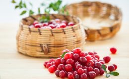 Самая полезная зимняя ягода: скрытые бонусы клюквы, о которых вы не знали