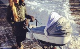 Певица Алеша на прогулке с младшим сыном