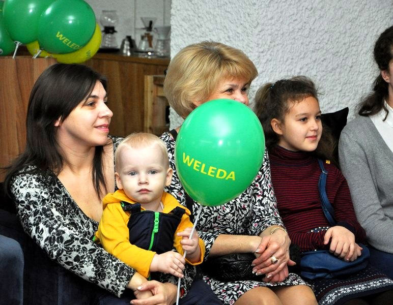 Все участницы встречи ‪#‎мамаклуба получили подарки от бренда Weleda