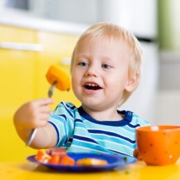 Пищевая аллергия у детей: топ-5 опасных продуктов
