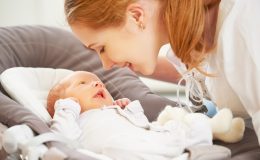 Колики у младенца и питание кормящей мамы: советует специалист