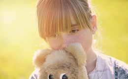 Как организовать быт ребенка-аллергика: 4 эконом-лайфхака