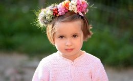Ігри для малюків: чим зайняти дитину влітку на дачі