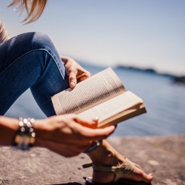 Топ-10 книг для жінок: про кохання, сім’ю, силу і чари