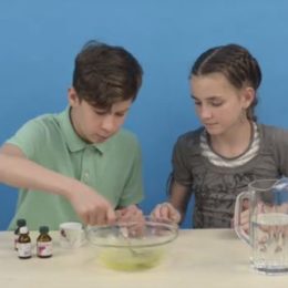 Как сделать мыльные пузыри в домашних условиях: видео от Cool School