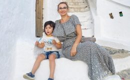 Анфіса Чехова показала сімейні фото з відпочинку у Греції