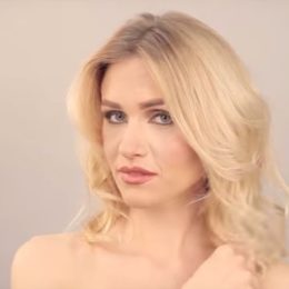 Как красятся блондинки на разных континентах (Видео)