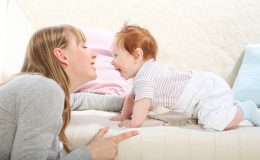 5 правил для мамы: как ходить в гости с младенцем