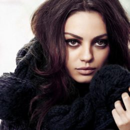 Міла Куніс показала, як росте її вагітний животик