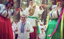Украинские звезды показали свои вышиванки