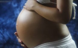 Вчені розповіли, яка їжа при вагітності шкодить здоров’ю майбутнього малюка