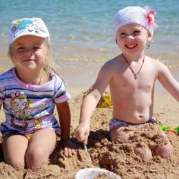 Відпочинок на Азовському морі: 7 найкращих сімейних курортів