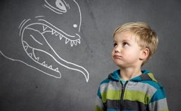 Дитина боїться спати одна: сниться страшний сон