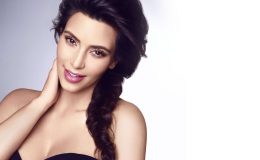 Ким Кардашьян показала очаровательную кокетку-дочь