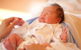 Как выглядит ребенок сразу после родов: будьте готовы