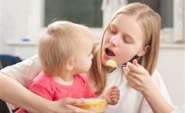 Ребенок плохо ест и мало спит: как наладить режим дня?