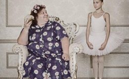 Обратная сторона материнской любви: фотограф показала, что мамы бывают не только любящими