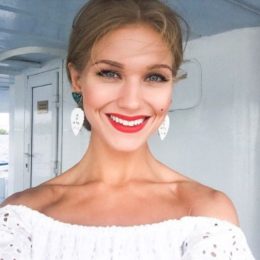 Сімейна ідилія. Христина Асмус показала маленьку доньку та чоловіка
