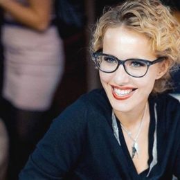 Вагітна Ксенія Собчак показала животик