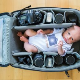 Коли тато фотограф. У мережі набирає популярності креативна фотосесія новонародженого