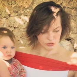 Мілла Йовович показала молодшу дочку